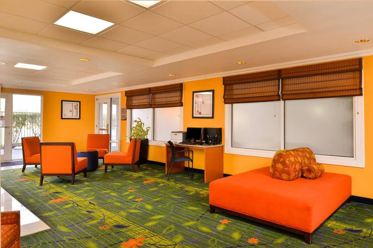 Holiday Inn Express Princeton By Ihg Exteriör bild
