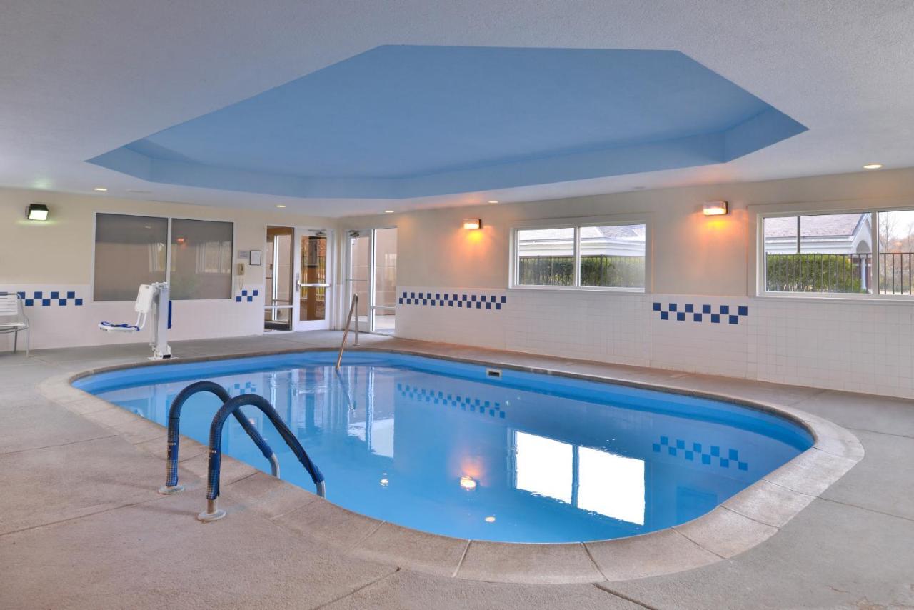Holiday Inn Express Princeton By Ihg Exteriör bild